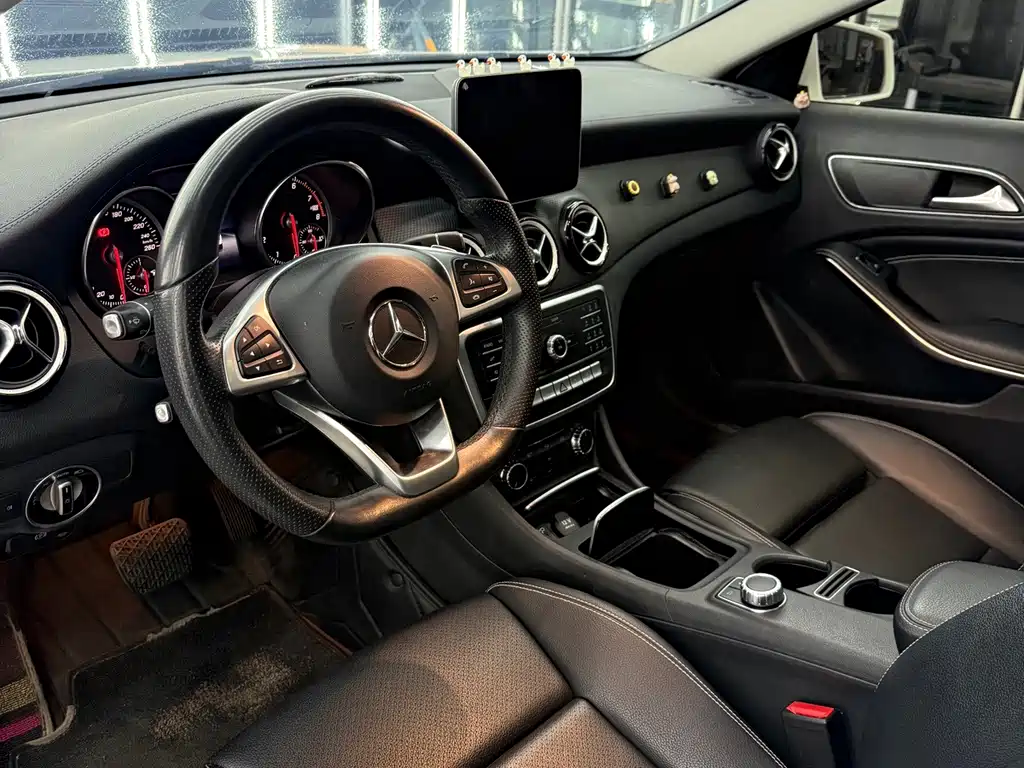 Mercedes-Benz GLA — миниатюра 8