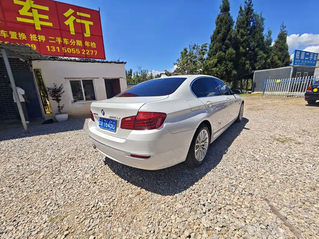 BMW 5 Series — миниатюра 6