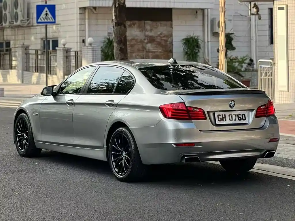 BMW 5 Series — миниатюра 3