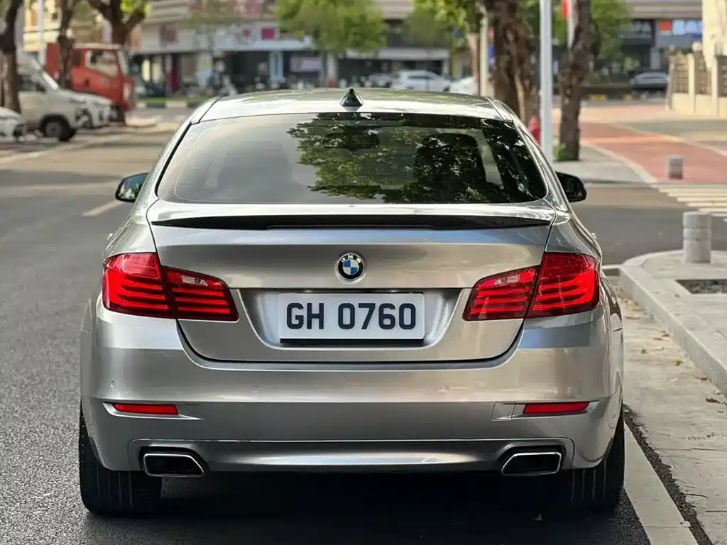 BMW 5 Series — миниатюра 6