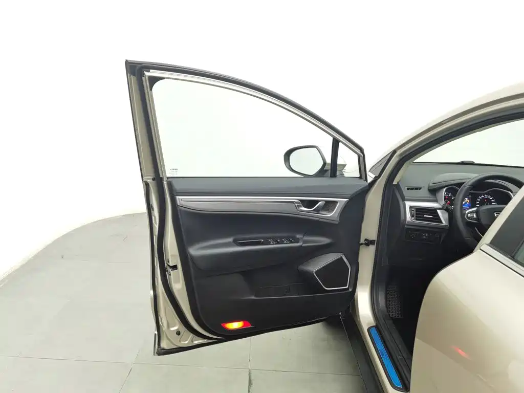 Geely Emgrand GS — миниатюра 8