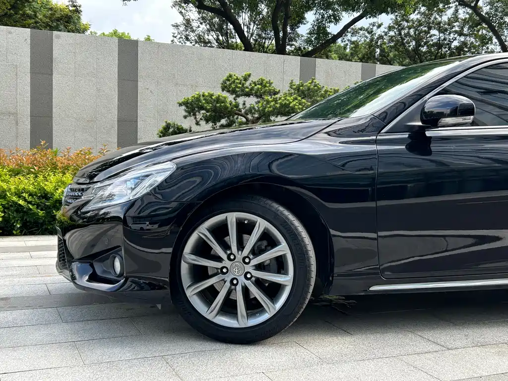 Toyota Reiz — миниатюра 8