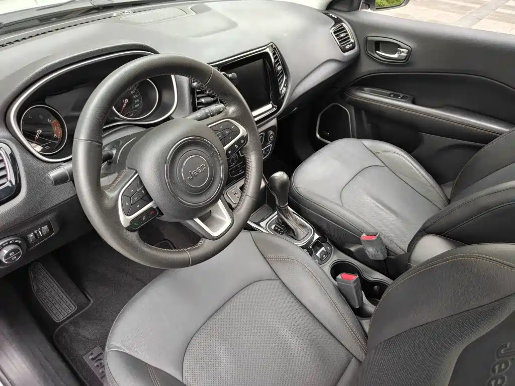 Jeep Compass — миниатюра 13
