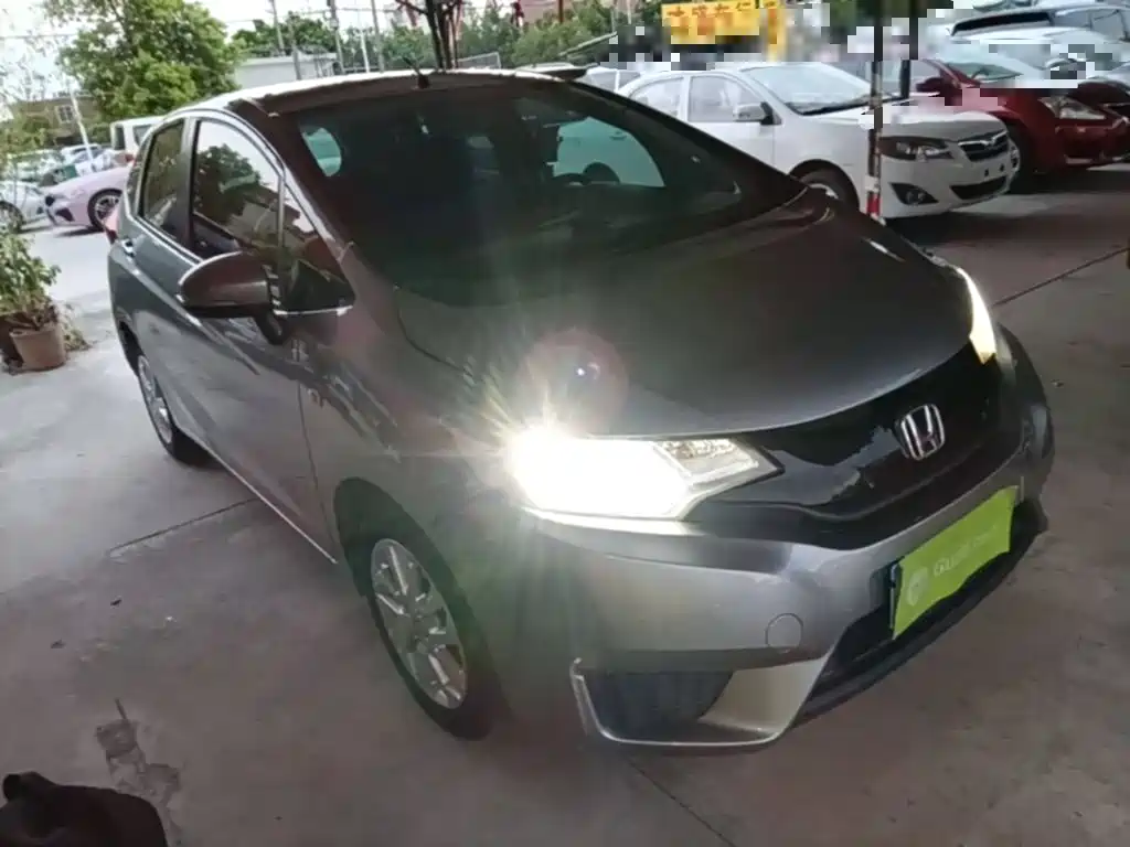Honda Fit — миниатюра 4