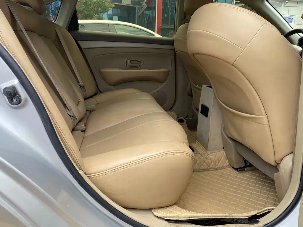 Nissan Sylphy 2016 1.6XE AT Lead