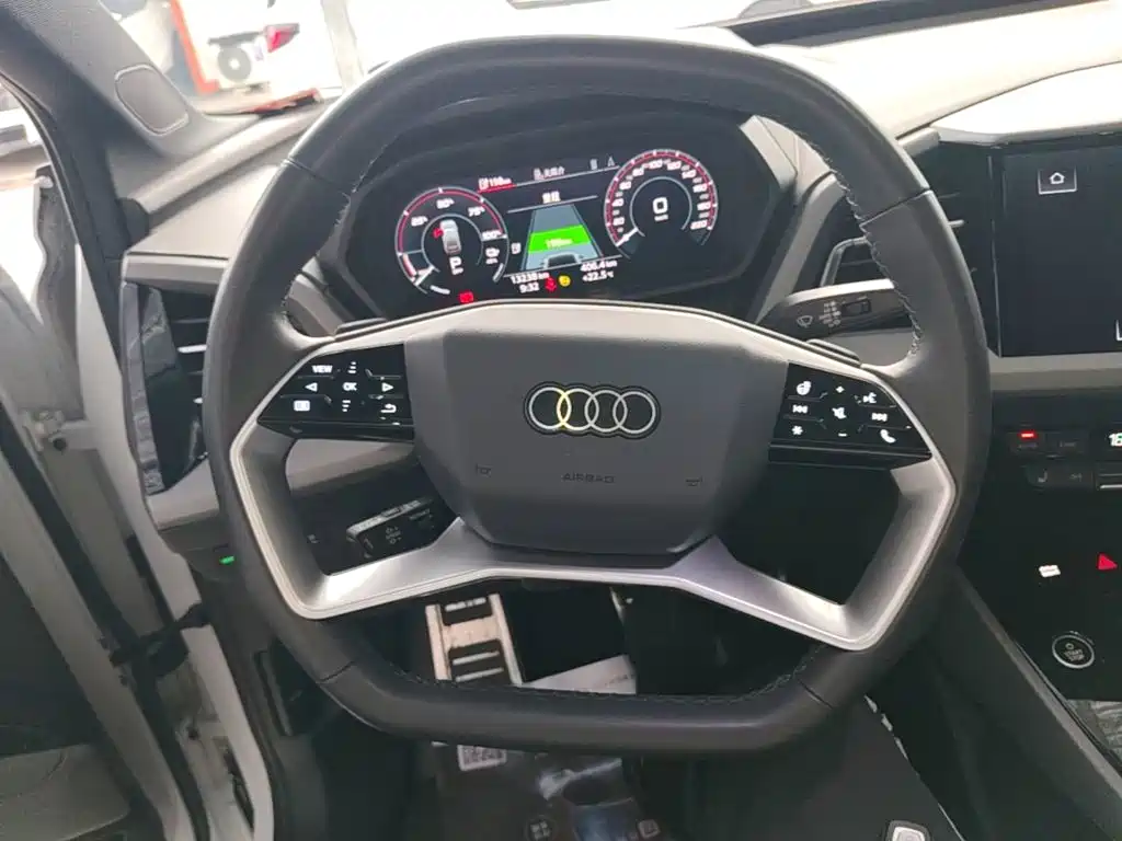 Audi Q5 e-tron — миниатюра 11