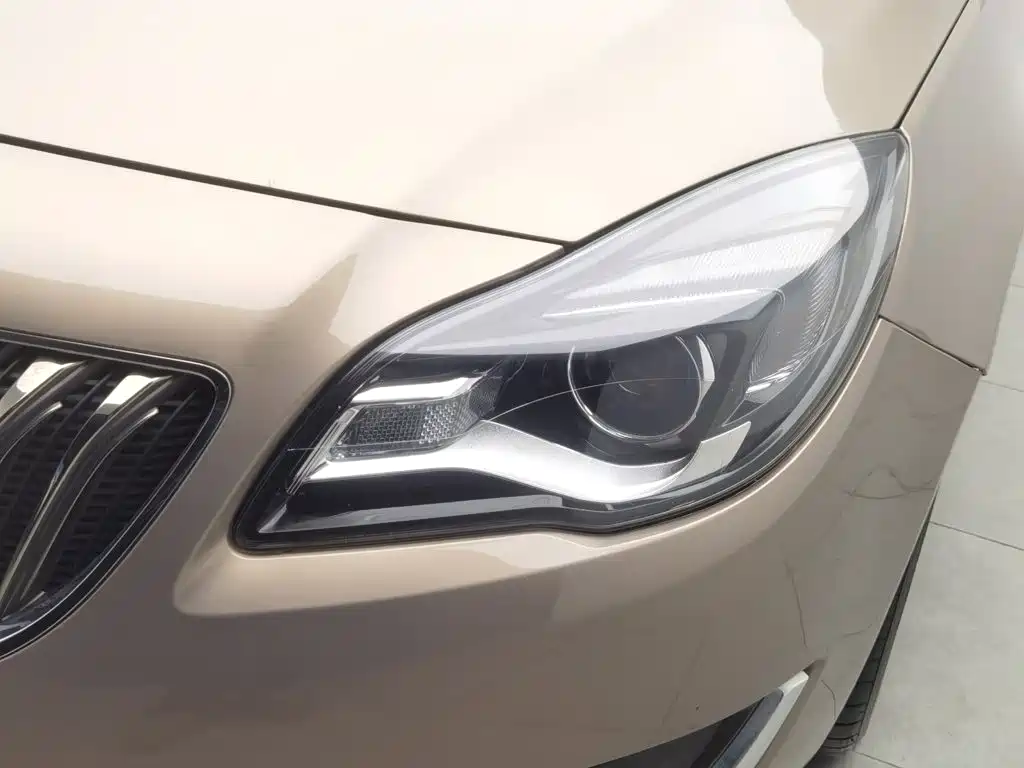 Buick Regal — миниатюра 7
