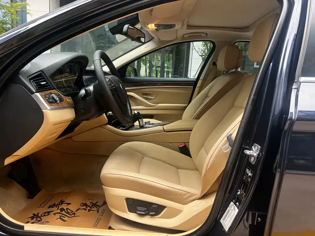 BMW 5 Series — миниатюра 9