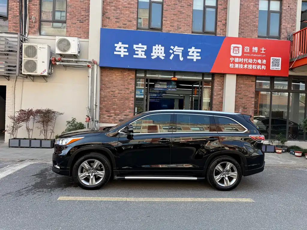 Toyota Highlander 2015 2.0T 7 мест