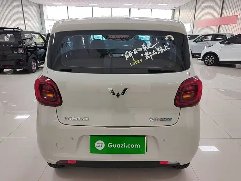 Wuling MINIEV — миниатюра 6