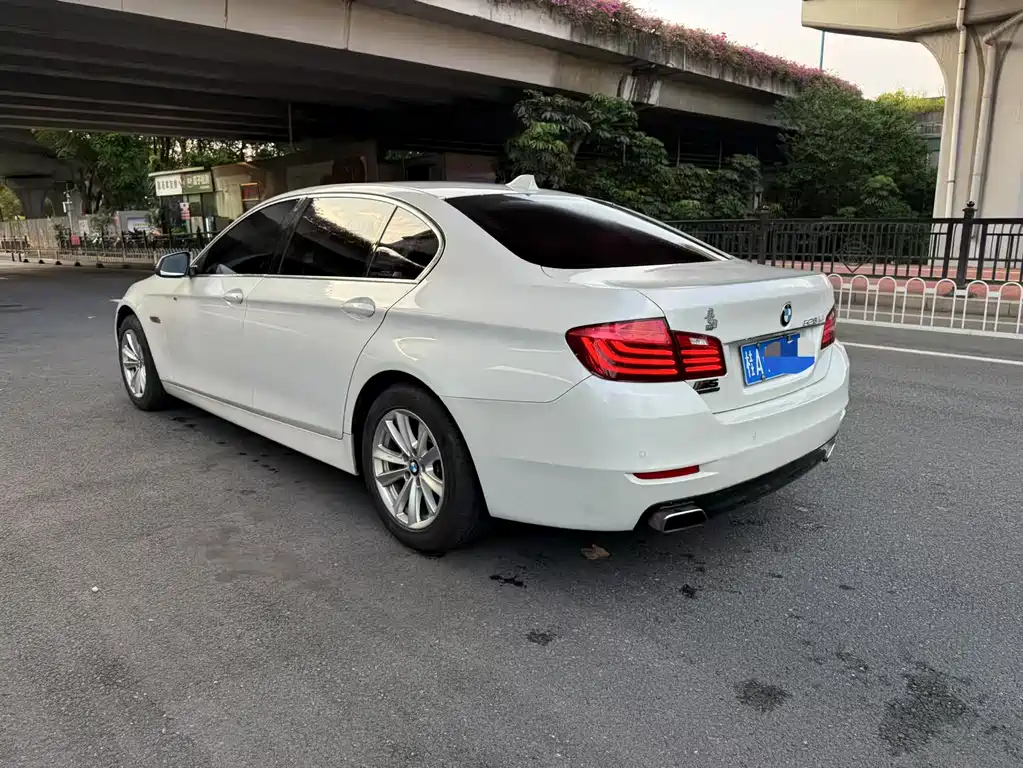 BMW 5 Series — миниатюра 4