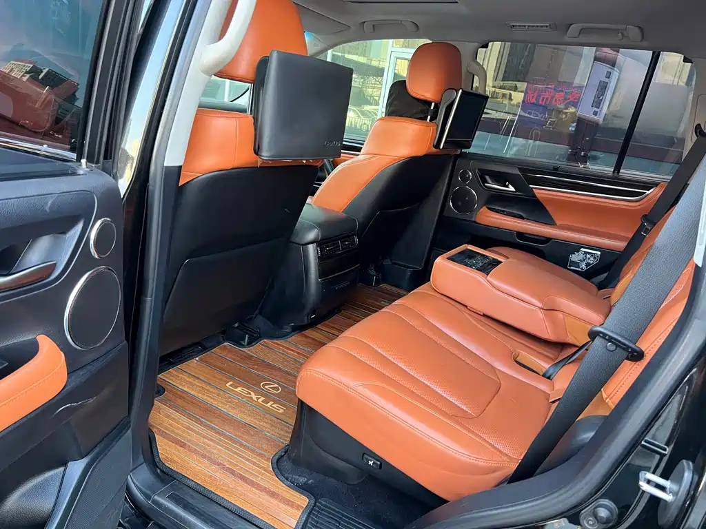 Lexus LX — миниатюра 5