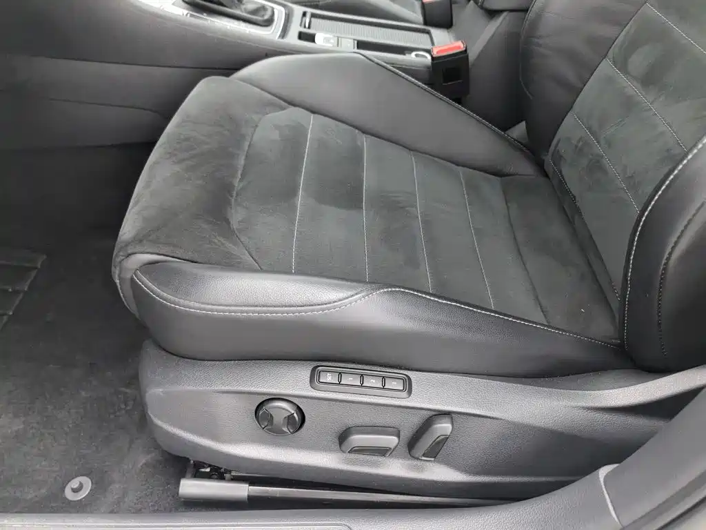 Volkswagen Golf — миниатюра 20