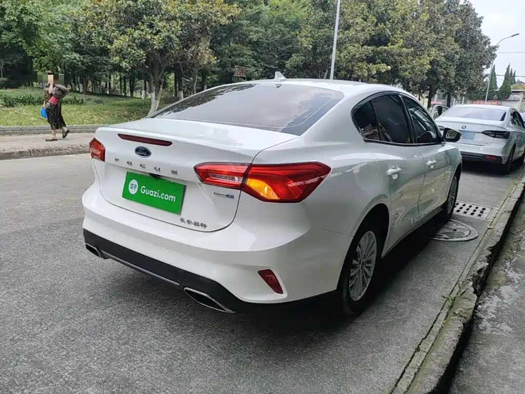 Ford Focus 2021 EcoBoost 180 AT