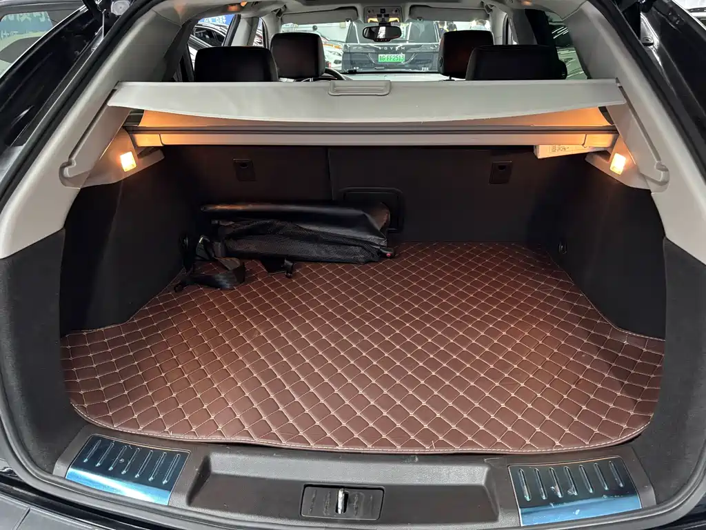 Cadillac SRX — миниатюра 12