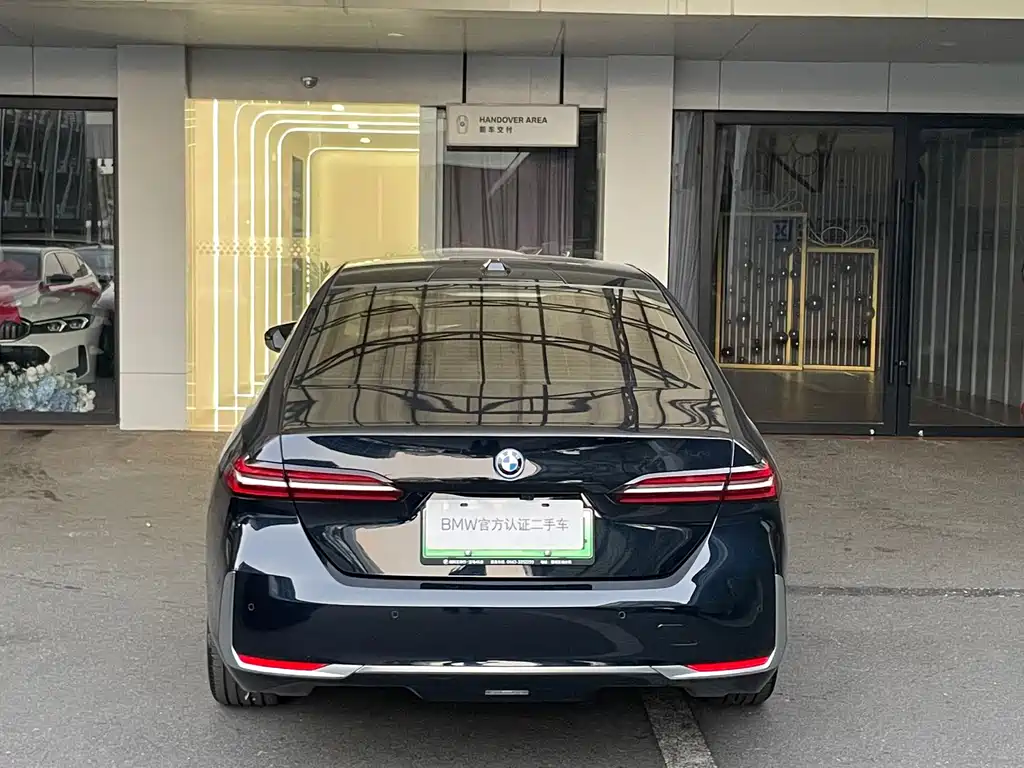 BMW i5 — миниатюра 6