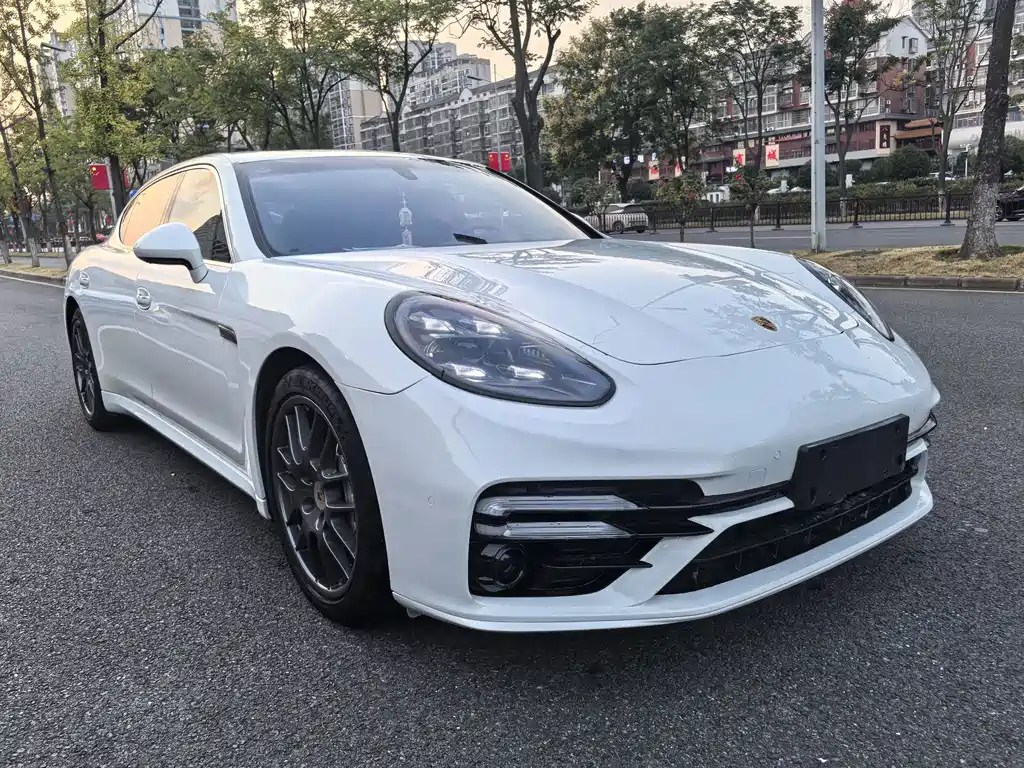 Porsche Panamera — миниатюра 2