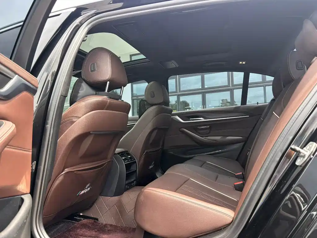 BMW 5 Series — миниатюра 8