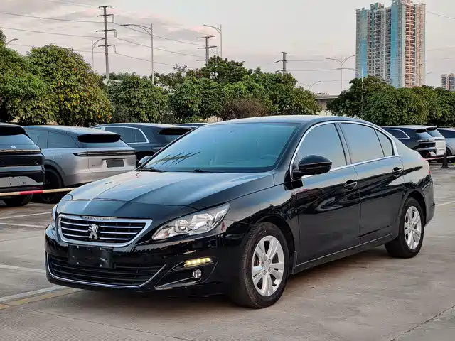 Peugeot 408