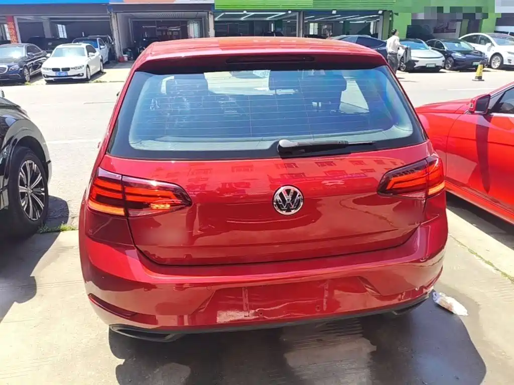 Volkswagen Golf 2018 1.6L AT Fashion