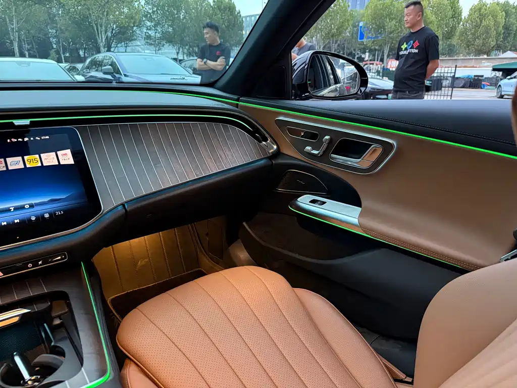Mercedes-Benz E-Class — миниатюра 10