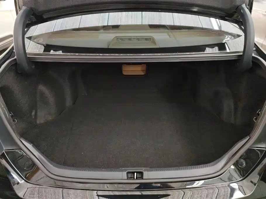 Toyota Camry 2015 2.0E Elite