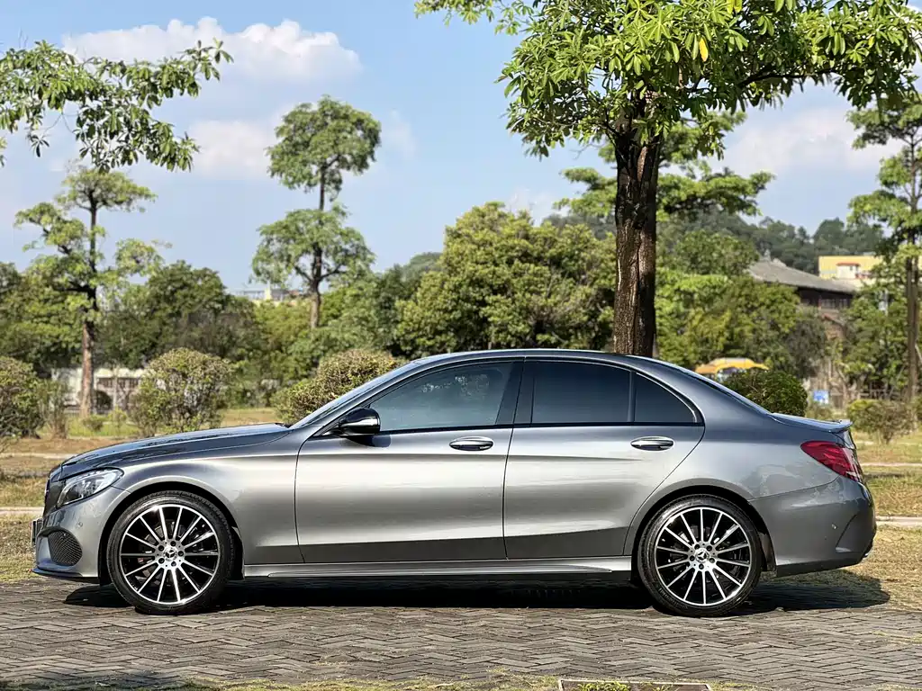 Mercedes-Benz C-Class — миниатюра 7