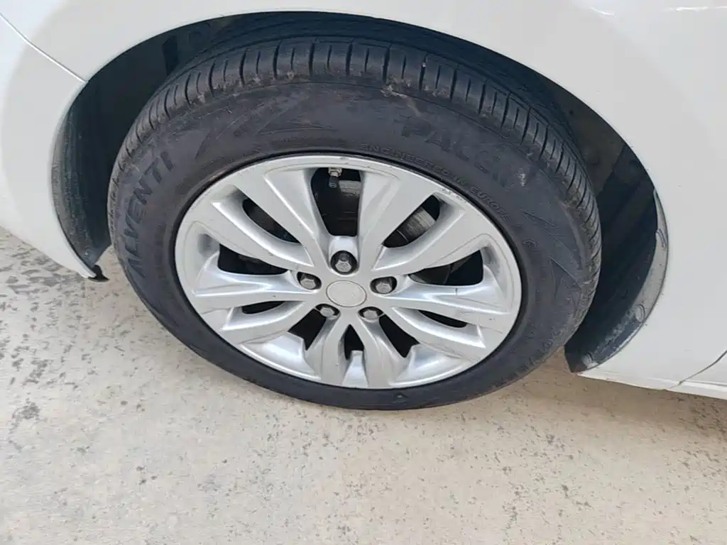 Buick Excelle — миниатюра 23