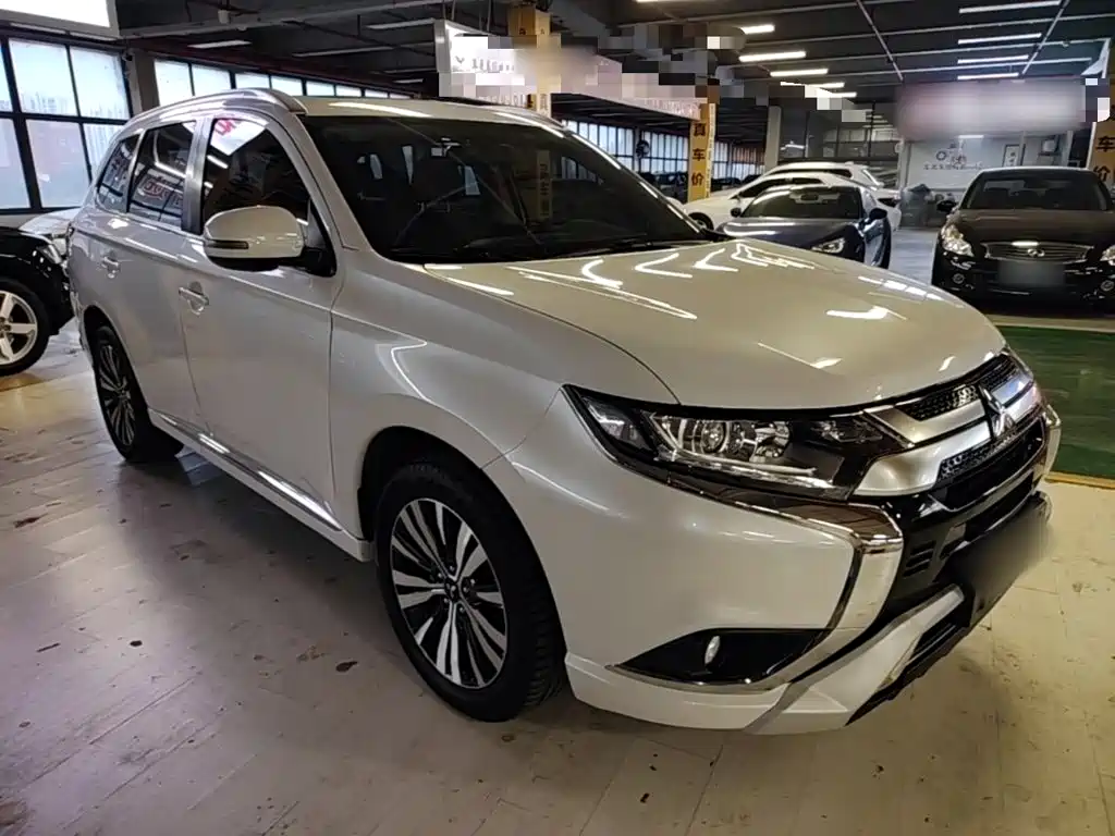 Mitsubishi Outlander — миниатюра 4