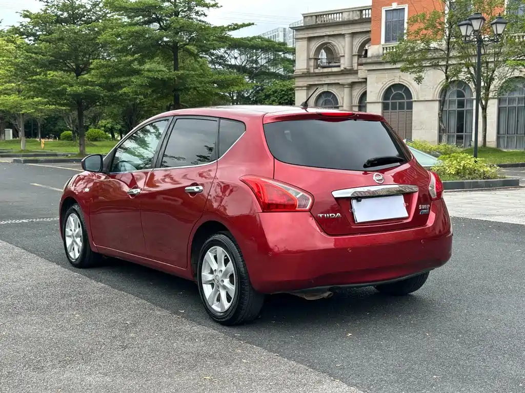 Nissan Tiida — миниатюра 12