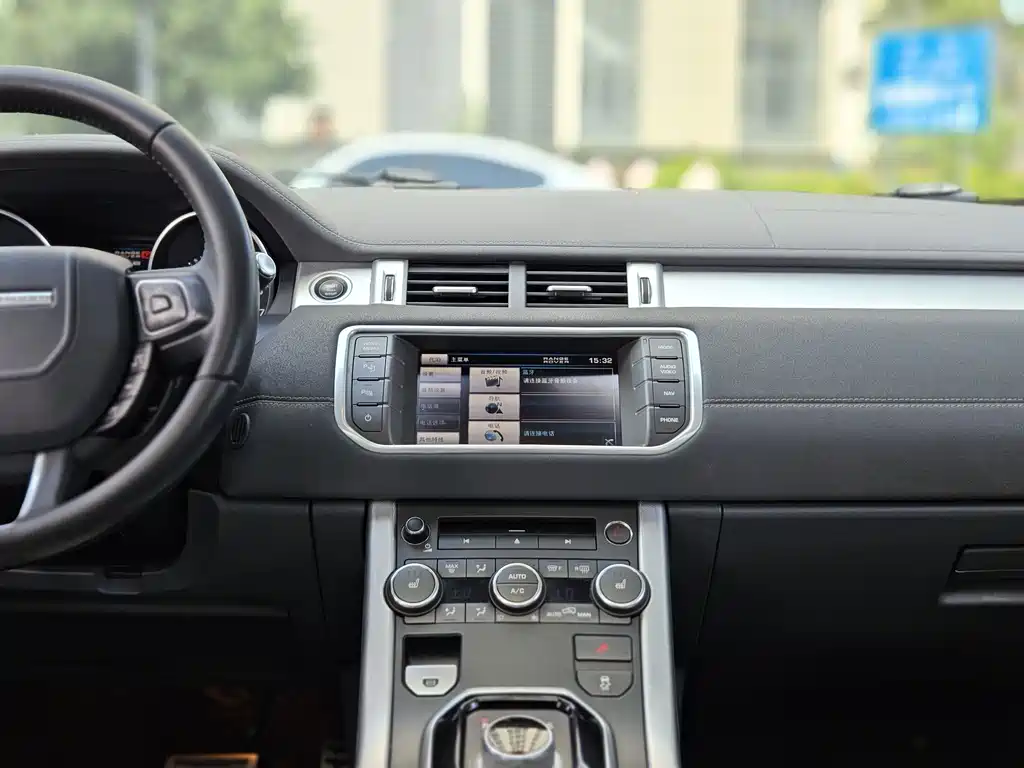 Land Rover Evoque (Import) — миниатюра 19