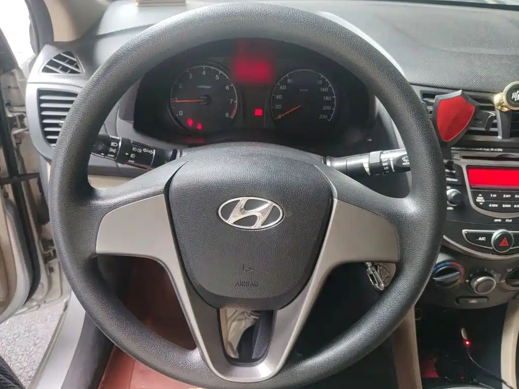 Hyundai Verna — миниатюра 6
