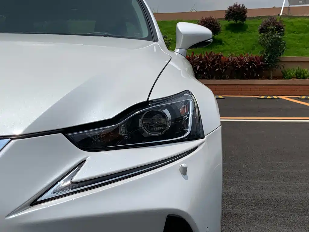 Lexus IS — миниатюра 10