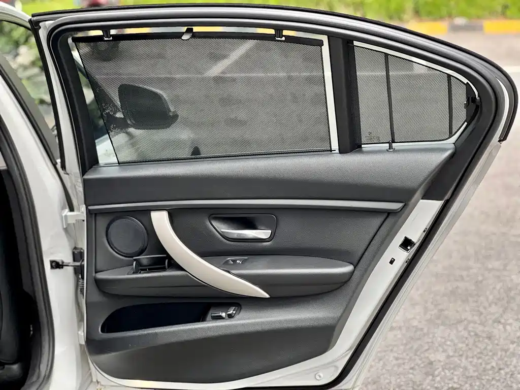 BMW 3 Series — миниатюра 10