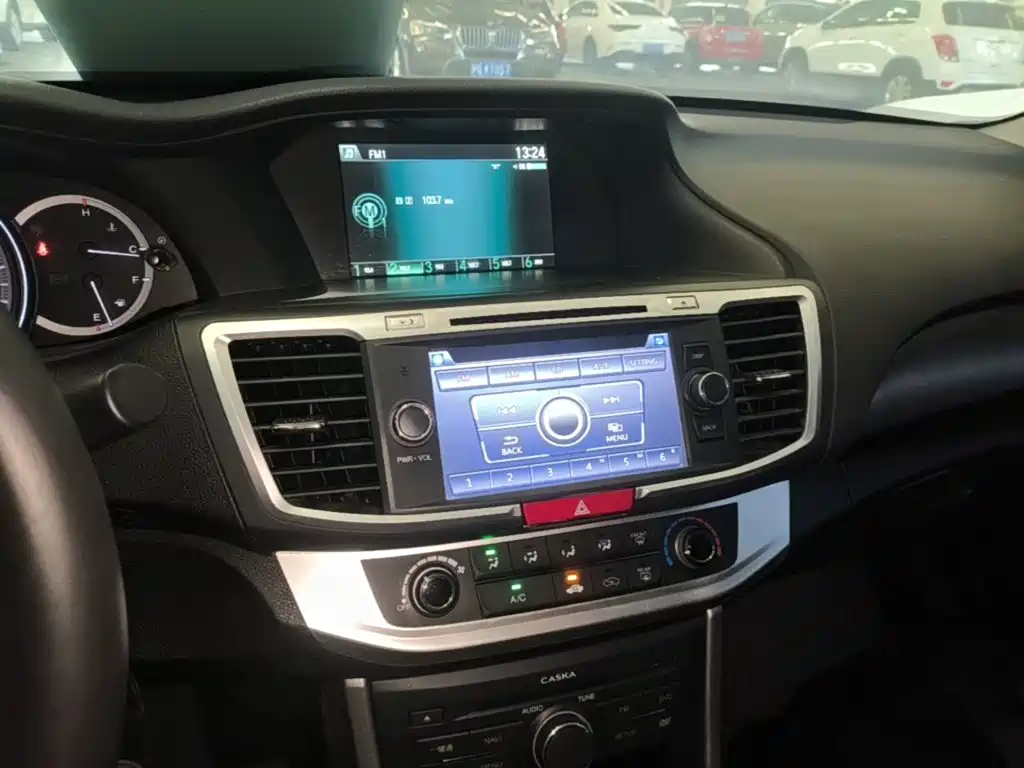 Honda Accord — миниатюра 13