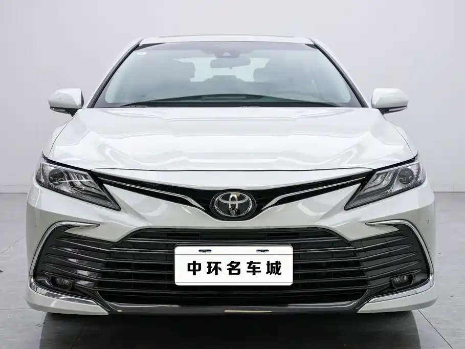Toyota Camry — миниатюра 4