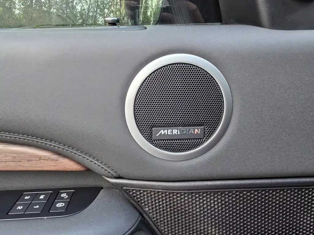 Land Rover Discovery — миниатюра 9