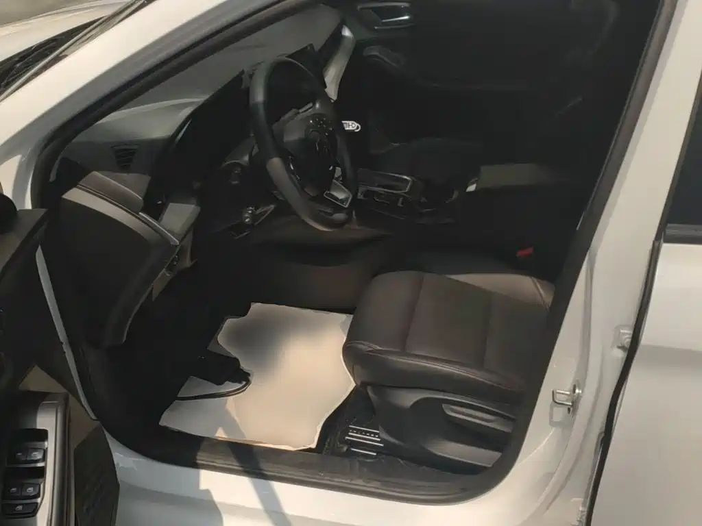 MG MG5 — миниатюра 15