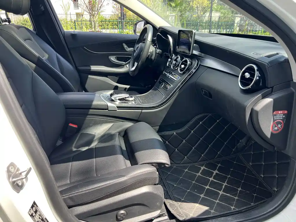 Mercedes-Benz C-Class — миниатюра 15