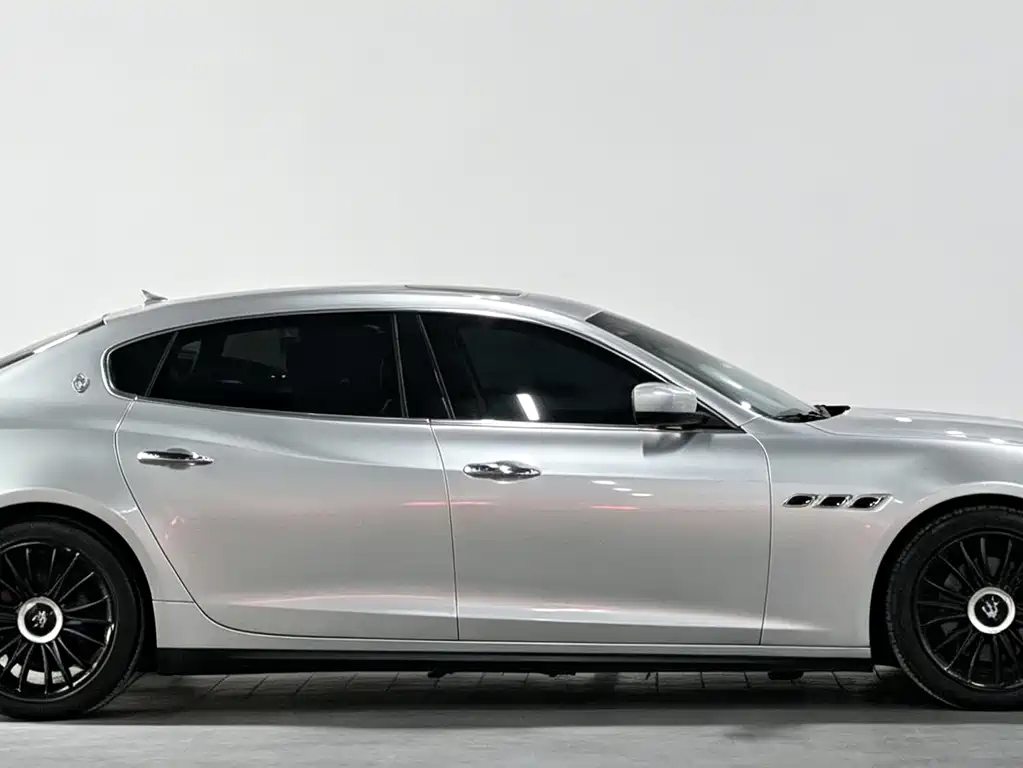Maserati Quattroporte — миниатюра 6
