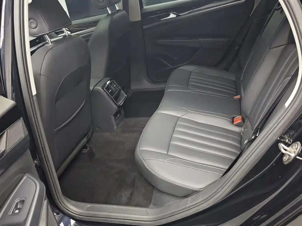 Volkswagen Passat — миниатюра 8