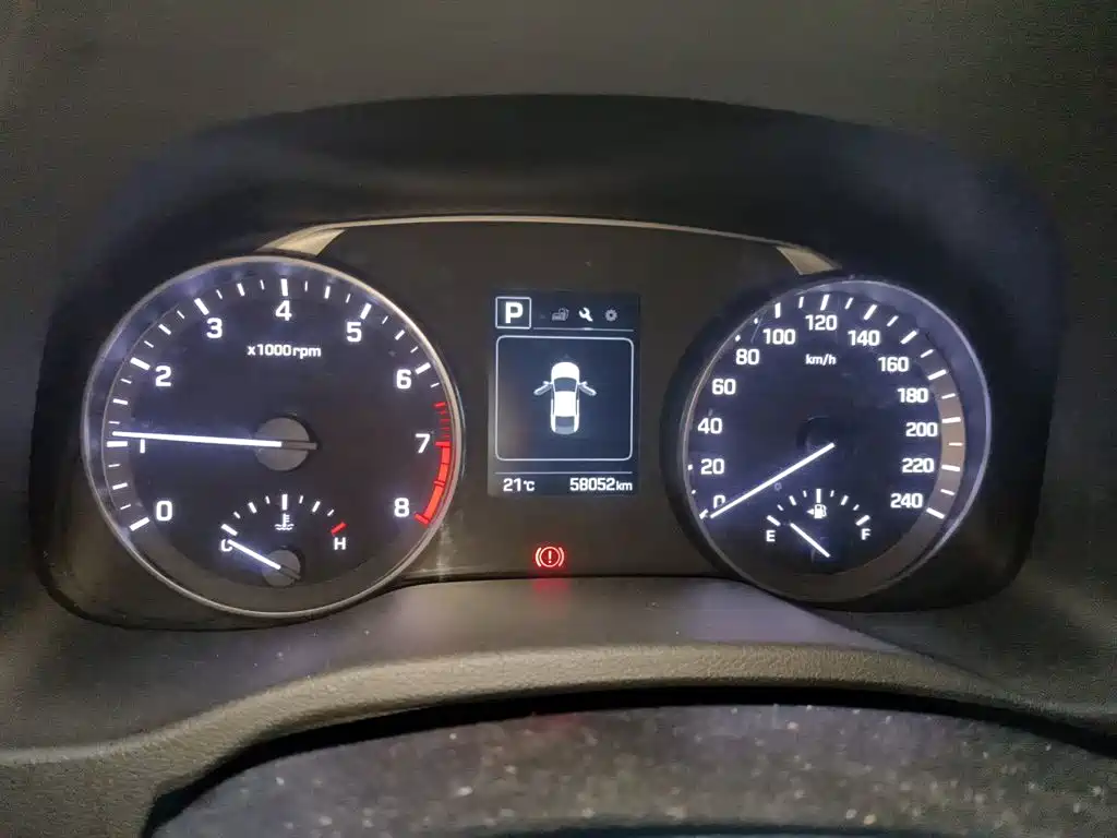 Hyundai Elantra — миниатюра 12