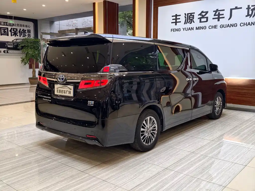 Toyota Vellfire — миниатюра 27