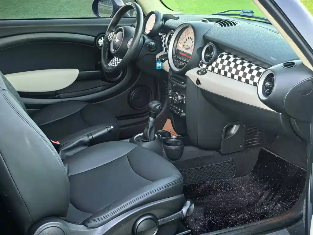MINI Mini Clubman — миниатюра 8