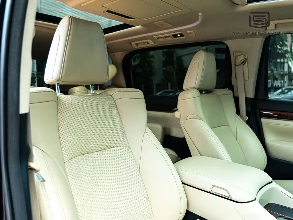 Toyota Alphard — миниатюра 8