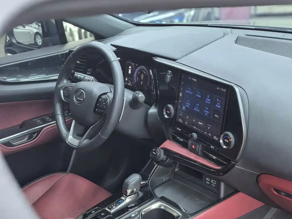 Lexus NX — миниатюра 22