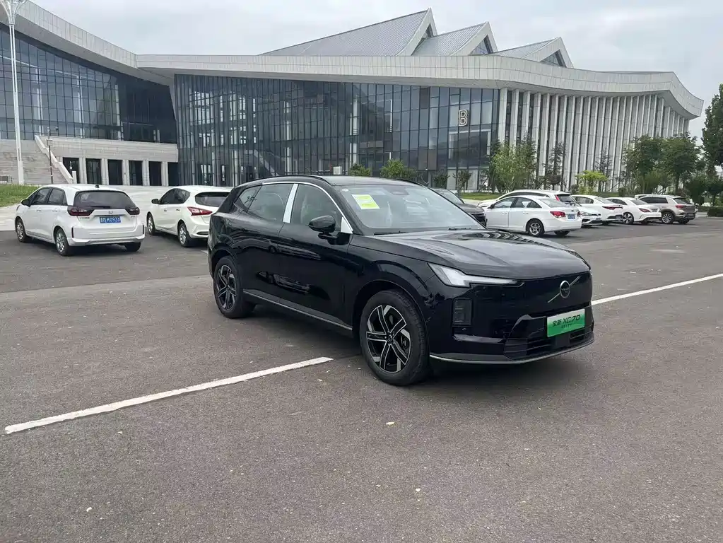 Volvo XC70 PHEV — миниатюра 3