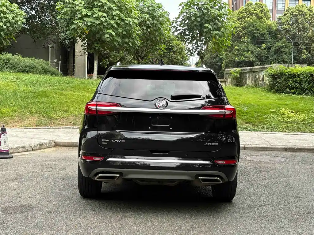 Buick Enclave — миниатюра 18