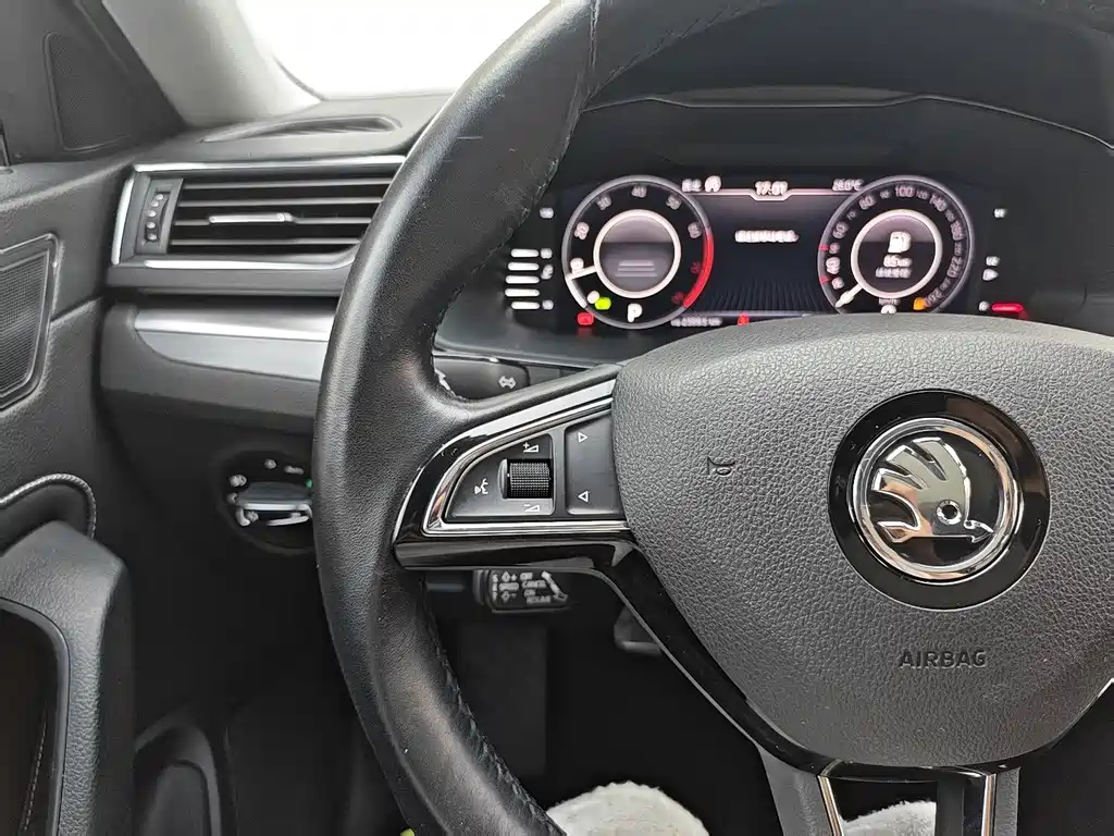 Skoda Superb — миниатюра 14