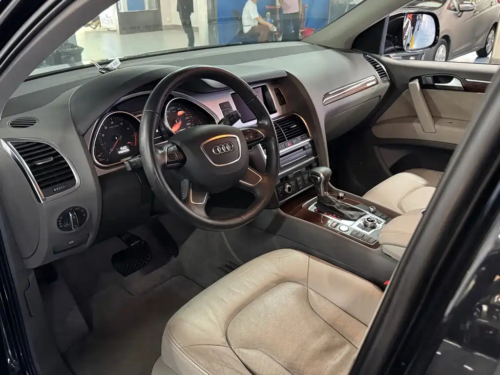 Audi Q7 — миниатюра 4